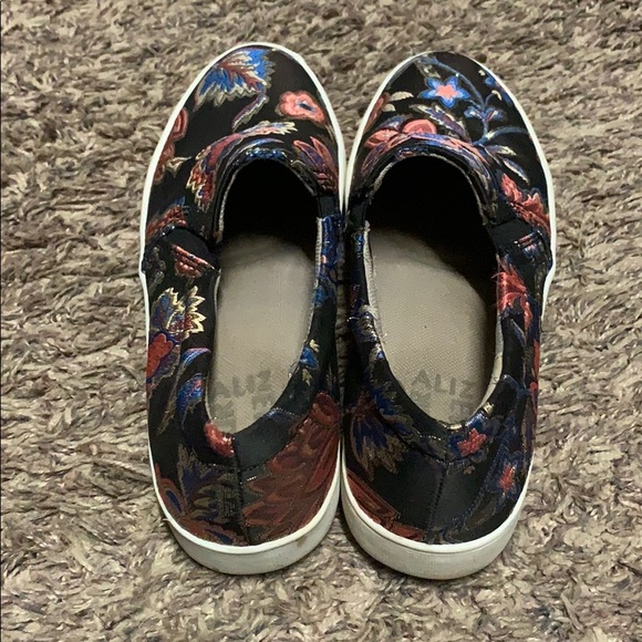 COPY - Naturalizer Slip On Tennis Shoe - Picture 5 of 5